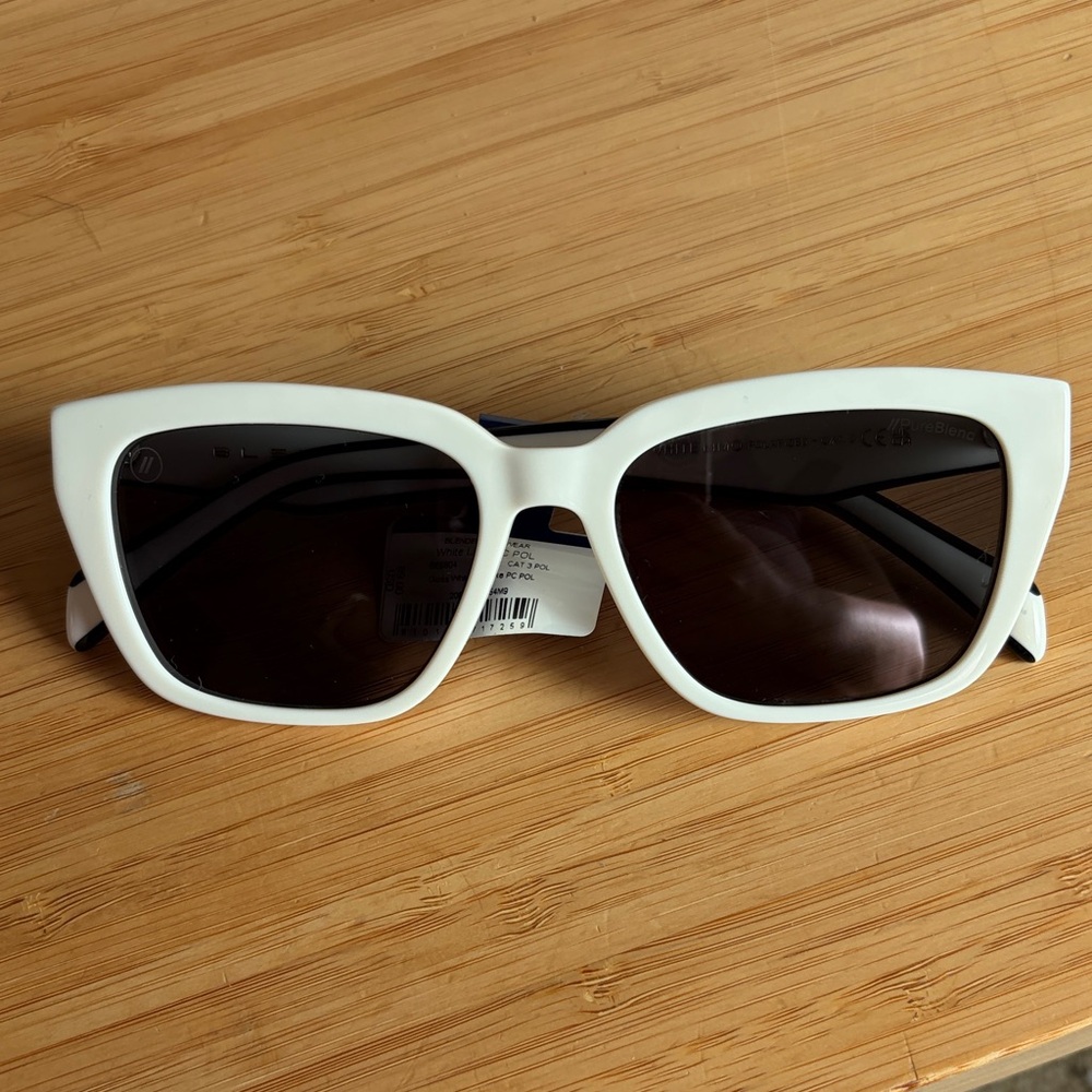 NWT Blenders Mave White Cat-Eye Sunglasses
